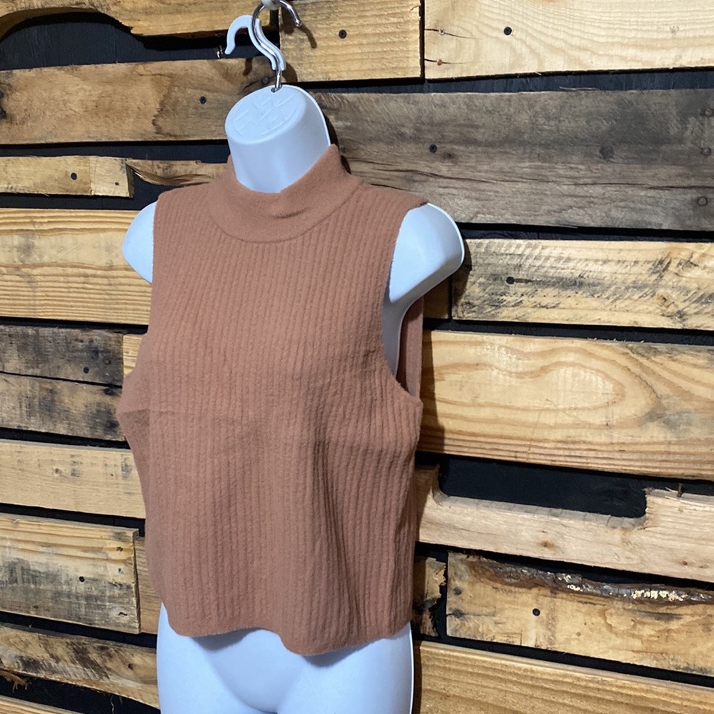 Express‎ Ribbed Khaki Mockneck Sweater Vest Size Large